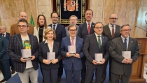 Reconocimiento a personas e instituciones clave en los 50 a&ntilde;os de democracia