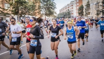 Cerca de 700 corredores participan en la Media Marat&oacute;n Ciudad de Roquetas