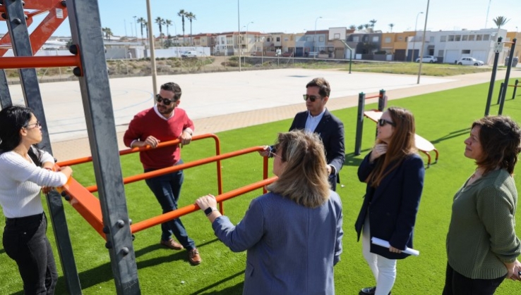 Balerma estrena parque de calistenia junto al Complejo Deportivo El Palmeral
