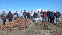 Voluntarios rescatan una red fantasma en el Parque Natural de Cabo de Gata-N&iacute;jar