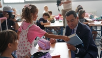 Andaluc&iacute;a ayudar&aacute; con cien euros por hijo escolarizado a las familias con menos recursos