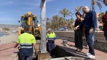 Almer&iacute;a pone a punto duchas, m&oacute;dulos de aseos y pasarelas en las playas