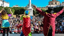 Las Minicampanadas de la Suerte re&uacute;nen a un millar de personas en una gran fiesta