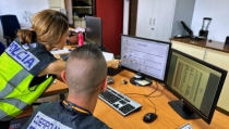 Detienen a una mujer por cobrar pagar&eacute;s falsos en distintos bancos de Almer&iacute;a
