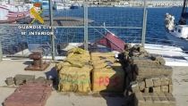 Localizan 773 kilos de hach&iacute;s en una embarcaci&oacute;n de recreo en el puerto de Carboneras