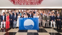 Las Banderas Azules reconocen la gesti&oacute;n sostenible en las playas de Andaluc&iacute;a