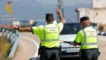Detenido un conductor tras intentar atropellar a unos agentes que le dieron el alto