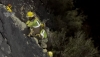 Rescatan a un conductor atrapado tras caer por un desnivel en Carboneras