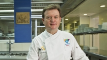 La Gu&iacute;a Michelin distingue a la Terraza Carmona de Vera con el sello Bib Gourmand