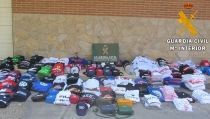 La Guardia Civil investiga en Roquetas de Mar la venta de prendas falsificadas