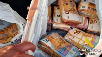 La Guardia Civil aprehende 107.785 euros en met&aacute;lico del interior de un veh&iacute;culo