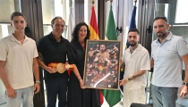 La alcaldesa recibe a &lsquo;El Gallo&rsquo;, campe&oacute;n de Espa&ntilde;a de Boxeo tras 52 a&ntilde;os