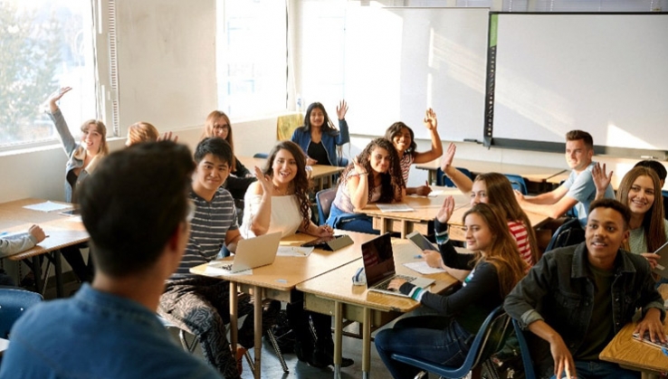 V&iacute;car prepara un campamento de conocimientos digitales para los j&oacute;venes este verano