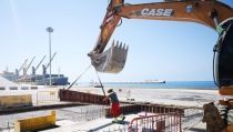 La instalaci&oacute;n de dos estaciones lava-ruedas avanzan en el Puerto
