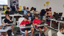 J&oacute;venes de Dal&iacute;as aprender a usar herramientas para crear contenido digital