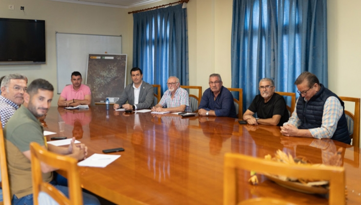 N&iacute;jar estudia con las comunidades de regantes soluciones al d&eacute;ficit de agua