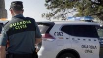 Agentes de la Guardia Civil salvan la vida a un joven en La Mojonera