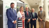 Caixabank y Cooperativas Agro-alimentarias colaboran para modernizar el olivar