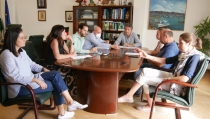 Adra destina 200.000 euros a reforzar el mantenimiento de jardines y zonas verdes