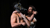 El Auditorio Maestro Padilla acoge la representaci&oacute;n de la obra de teatro 'Equus'