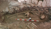 Descubren 30 nuevos enterramientos en el yacimiento de Macael Viejo