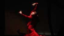 Anabel Veloso estrena la obra de flamenco y danza urbana 'Funky broken heels'