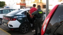 Detienen al autor del robo de los bolsos de dos mujeres en Campohermoso