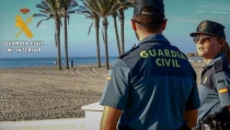 Detienen a dos mujeres acusadas de un robo con violencia en Roquetas de Mar